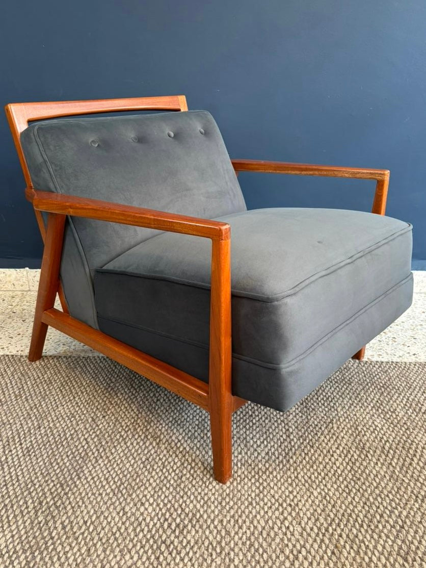 Upholsetered Lounge Chair
