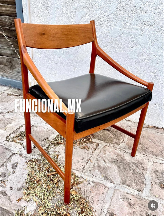 Set of 4 Edinburgh Chairs